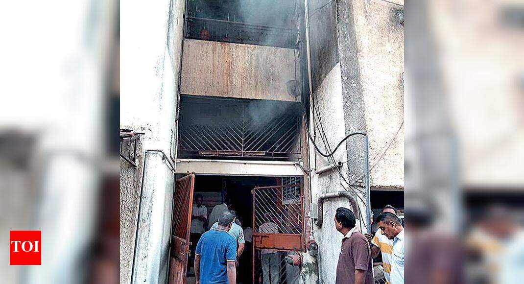 Fire breaks out in Fatehgunj building | Vadodara News - Times of India