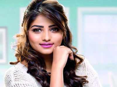 rachita ram png | Gold saree blouse designs, Hair style on saree, Girls  fashion clothes