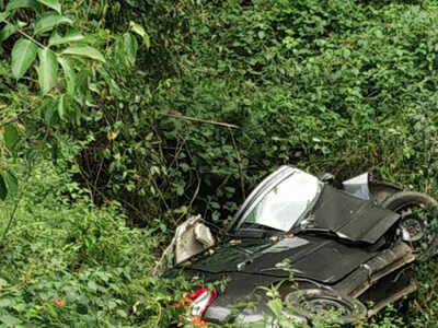 2 Days After Car Falls Into Gorge 2 Found Alive Inside Vehicle