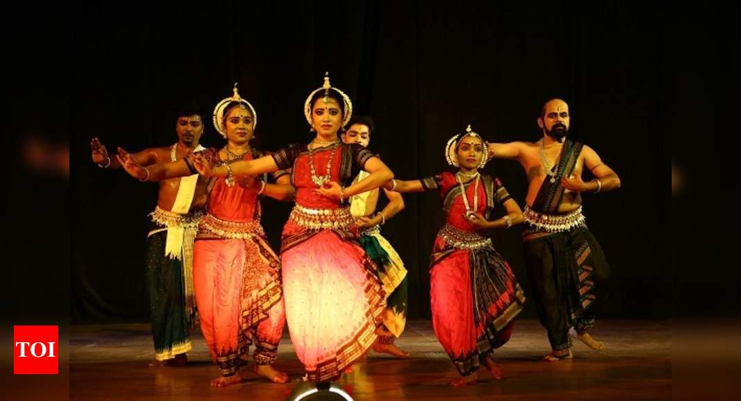 Odissi dance: Odissi Dance and Song performance enthralls audience at ...