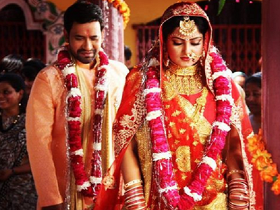 Nirahua and Anjana Singh look like a dream as married couple in their latest film still