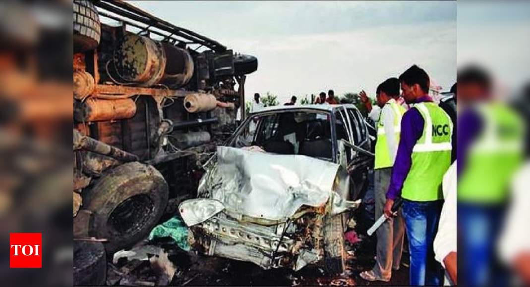 Three From Bihar Killed In Road Accident On Agra Lucknow Expressway