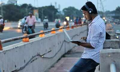 Not fancy locations, it’s overbridges that inspire creativity!