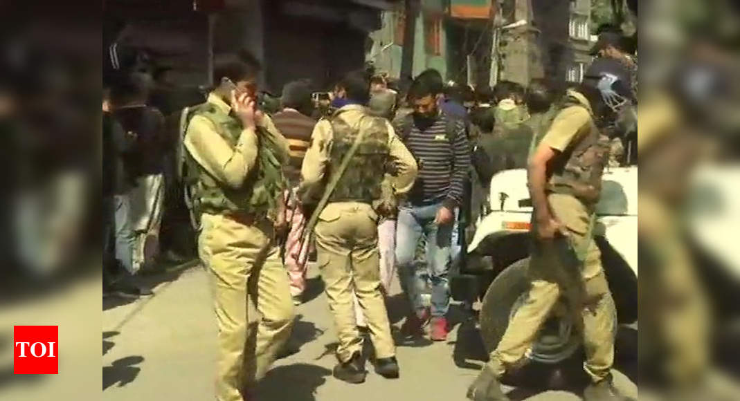 Two killed in terror attack in Kashmir | India News - Times of India