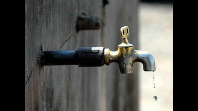 A week after breach, water still in short supply to Ahmednagar Road areas