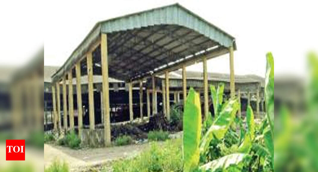 Unsafe Building: Structurally unsafe building, a hazard for workers ...