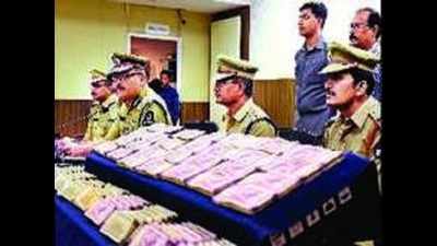2 hawala operators from Gujarat held, Rs 99 lakh cash seized