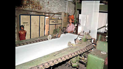 Power loom weavers demand cheap power