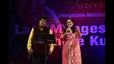 Singers recreate magic of Lata, Kishore songs