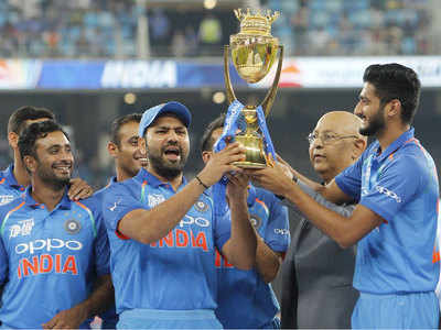 When MS Dhoni asked Rohit Sharma to let Khaleel Ahmed hold the Asia Cup trophy