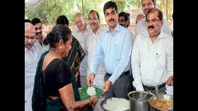 Collector hails KJSS for free food service to poor at grievance cell