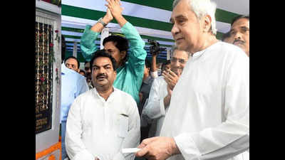 Naveen Patnaik lays foundation stone of Odia University