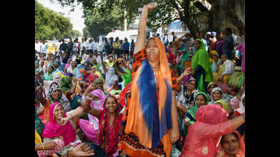 Delhi: Safai workers end 28-day stir