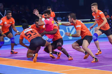 Pro Kabaddi League: Patna Pirates pull-off thrilling win over UP Yoddha-  The New Indian Express