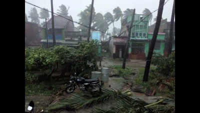Landfall process for very severe cyclone 'Titli' starts at Odisha's Gopalpur