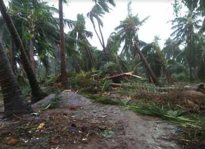 Cyclone in Andhra Pradesh: Cyclone 'Titli' leaves two dead in AP ...