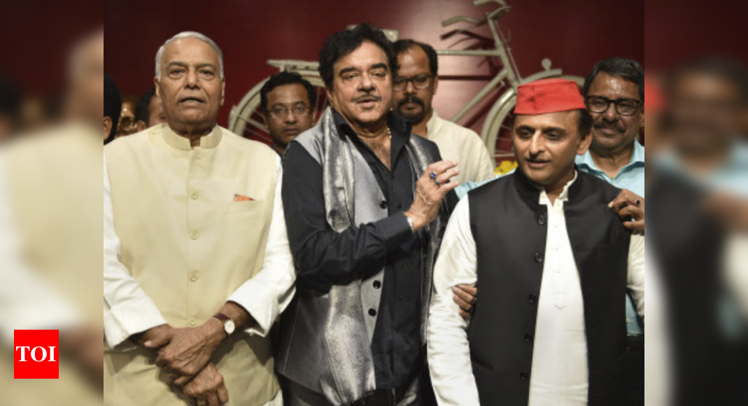 Flanked by Akhilesh and Yashwant, Shatrughan attacks govt on Rafale ...