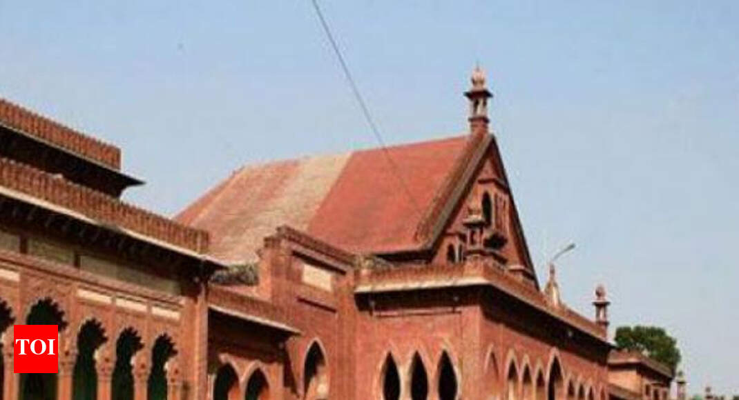 Centre seeks report from AMU over prayer meet for Hizb terrorist - Times of India