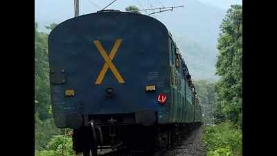 Five people run over by speeding train in Bihar