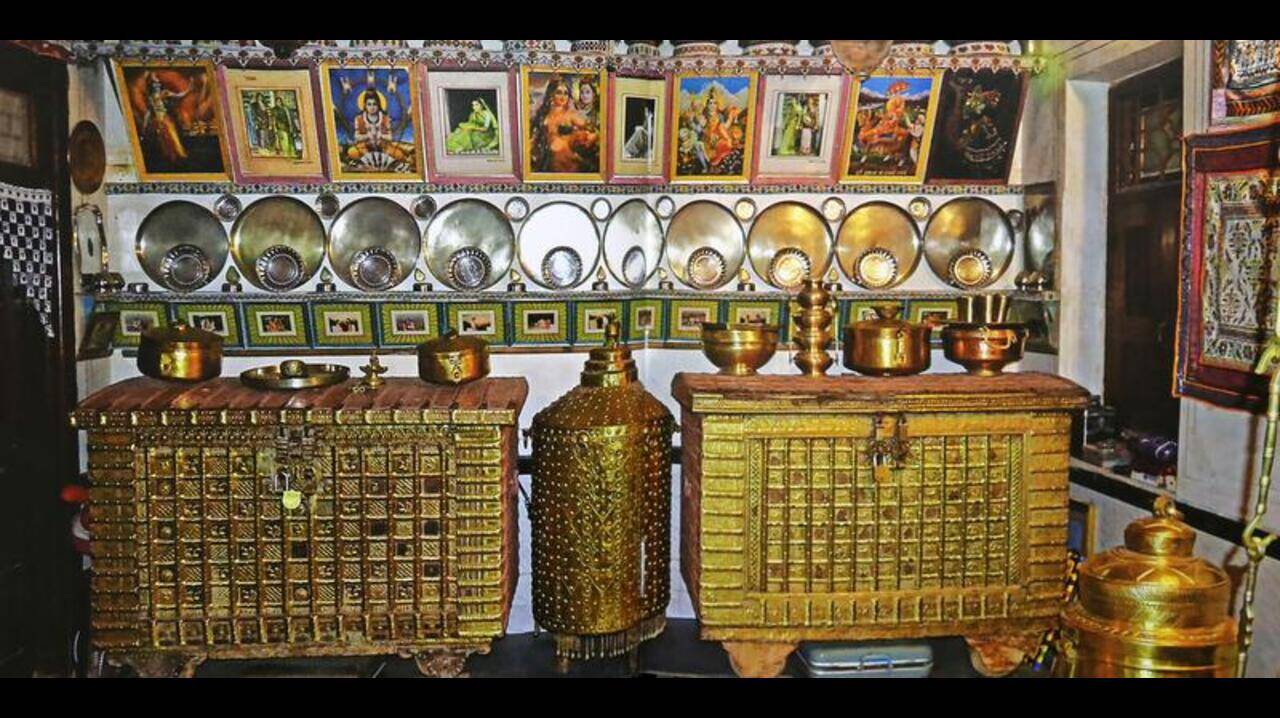 Majus Dowry Chest From Saurashtra - Early 20th Century