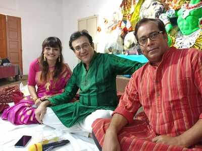 Debshankar Halder celebrates Panchami fun before heading for show