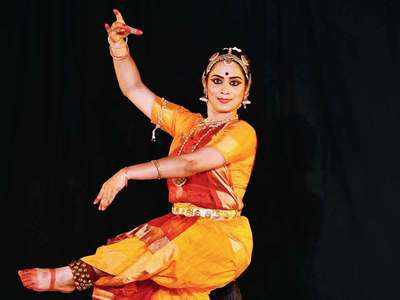 Beautiful indian girl dancer of Indian classical dance Bharatanatyam or  Kuchipudi Stock Photo | Adobe Stock