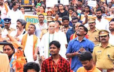 Govt should respect Hindu tradition: Togadia | Thiruvananthapuram News ...