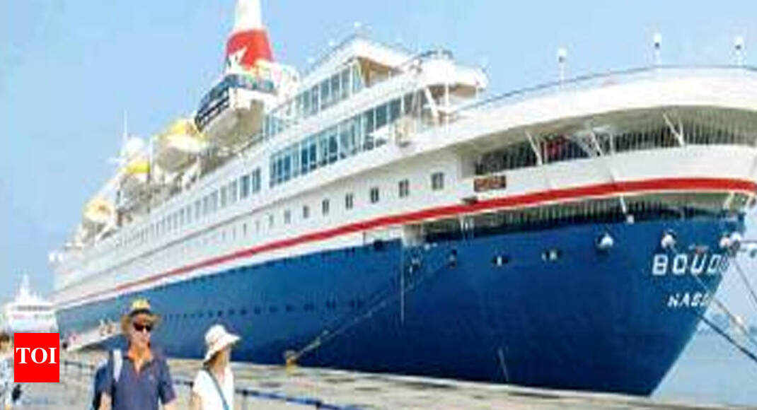 Post Floods First Cruise Ship Reaches Cochin Port Kochi News Times Of India