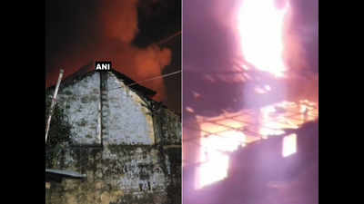Kolkata: Fire breaks out at godown, no casualty