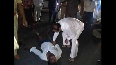 Andhra assembly speaker rushes road accident victim to hospital