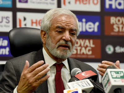 BCCI's stand on Indo-Pak series is hypocritical: Ehsan Mani