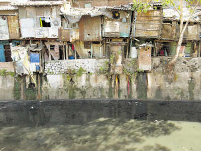 Dharavi to be redeveloped as a whole with 80% private stake