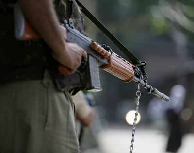 Security forces allegedly thrash some journalists covering Srinagar encounter