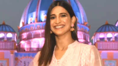 I am amazed to see how grand Durga Puja celebrations have become in Lucknow: Aahana Kumra