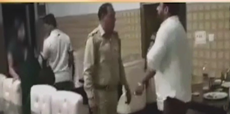 Case registered against BJP Councillor in Meerut for assault on cop and ...
