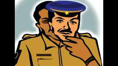 Fake Delhi cops spin robbery probe yarn, con Armyman