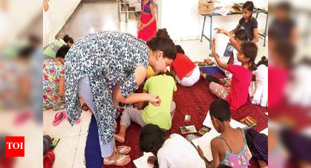Volunteers collect books, funds to create library for poor kids ...