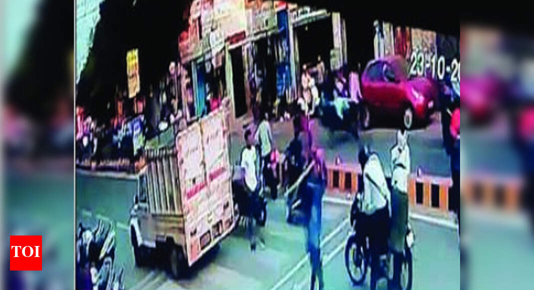 Four masked youths attack varsity assistant professor | Meerut News ...