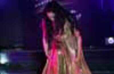 'Dabangg' girl takes a tumble on Bangalore ramp