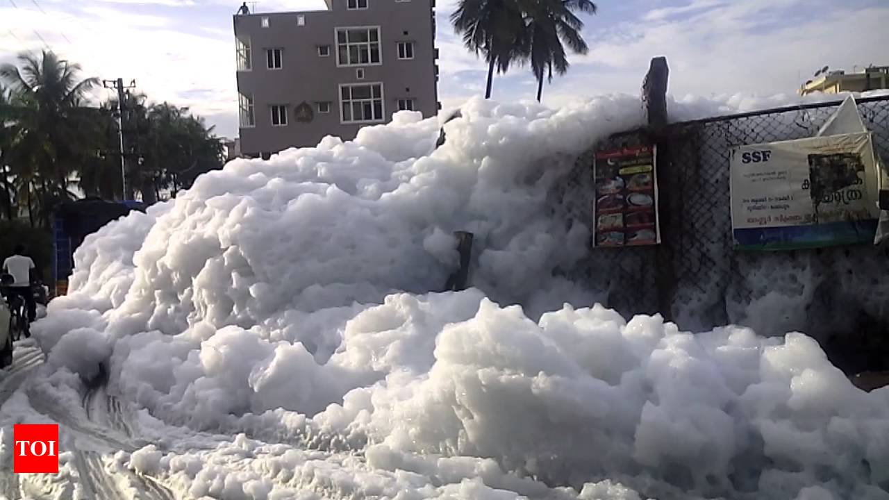 Bangalore Development Authority claims Bellandur lake has less froth,  locals say it must pass rain test | Bengaluru News - Times of India