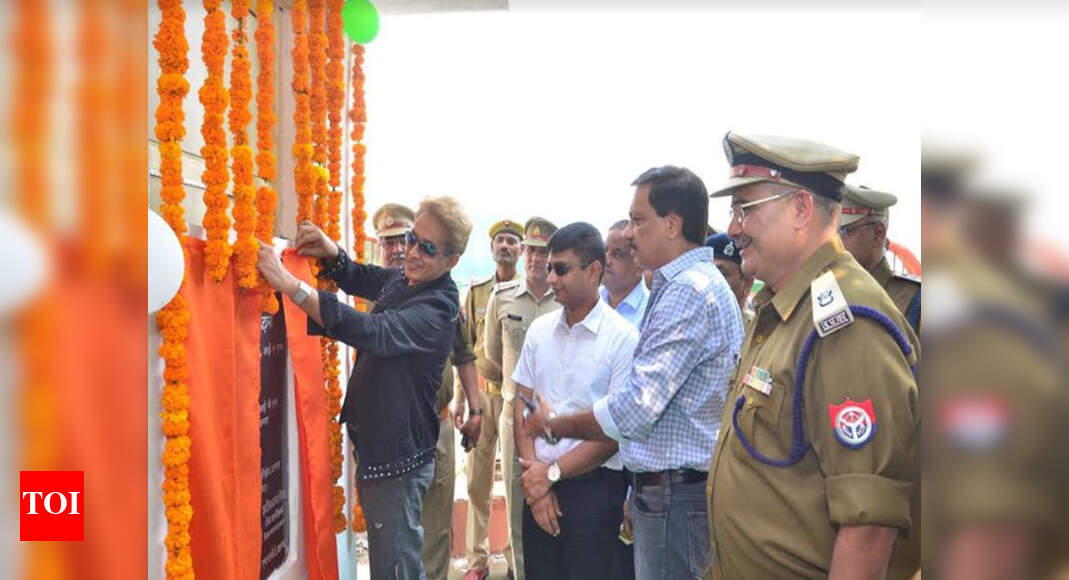 Inmates of Agra district jail to learn hair styling from experts Agra