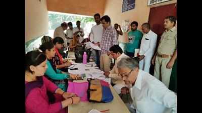 Noida holds camp for fresh voters