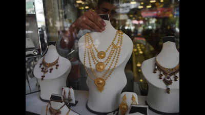 Online gold jewellery sales gaining traction in city, but high value purchases still at showrooms
