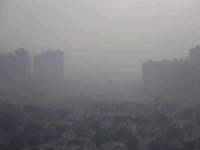 Delhi air quality remains poor, thick haze engulfs | Delhi News - Times ...