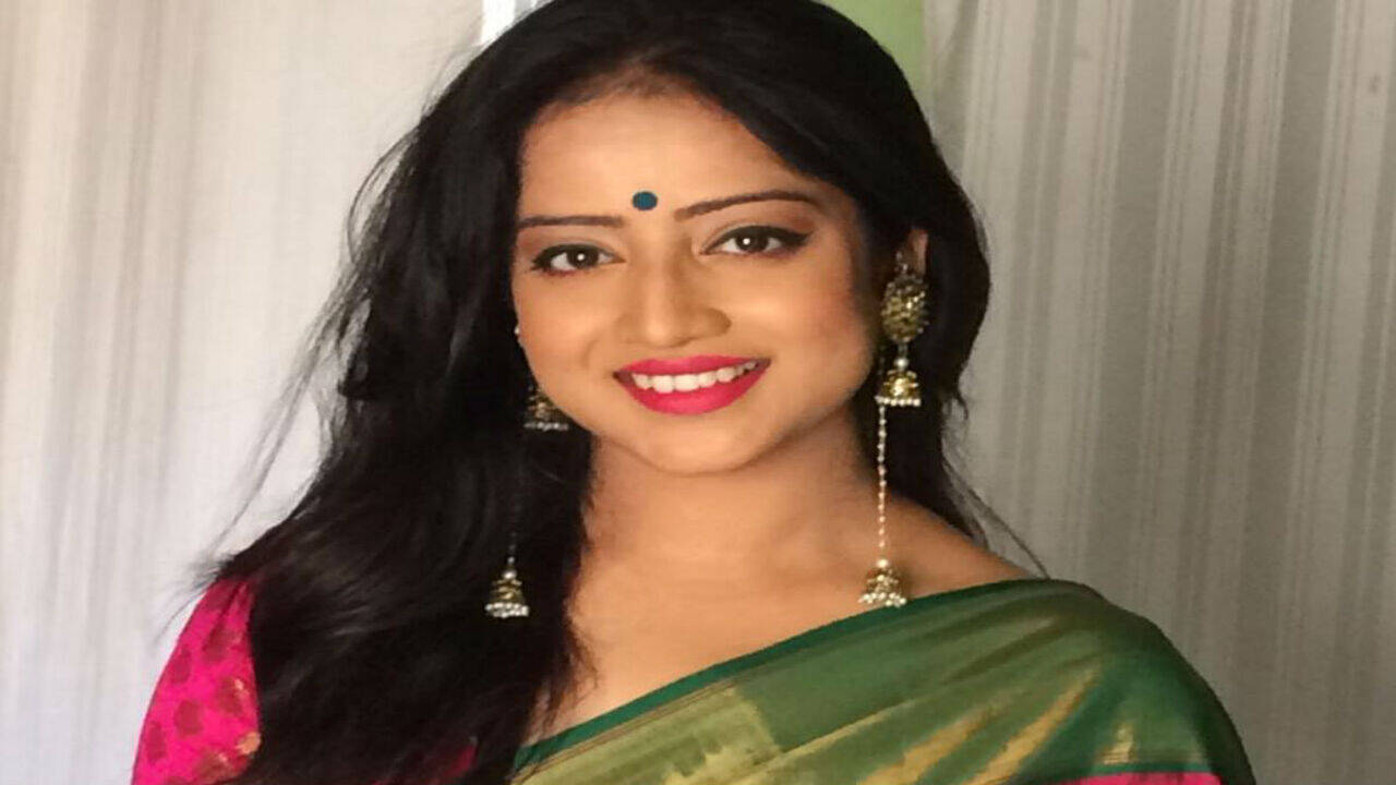 Actress Roosha Chatterjee enters Saat Bhai Champa, replaces Promita  Chakraborty? - Times of India