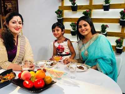 Gayathri Arun and daughter have a whale of time on Annie's Kitchen
