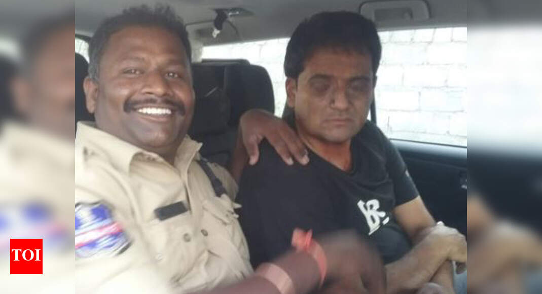 Hyderabad Techie tries robbery with toy gun, pinned by crowd