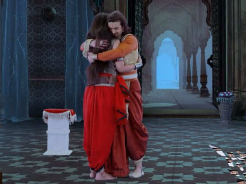 Saat Bhai Champa written update, October 29, 2018: Raghav recognizes Parul - Times of India Saat Bhai Champa written update, October 29, 2018: Raghav recognizes Parul - Times of India