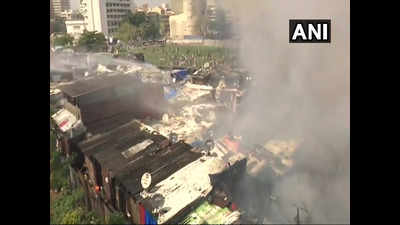Fire at Mumbai's Bandra slums leaves 4 people injured