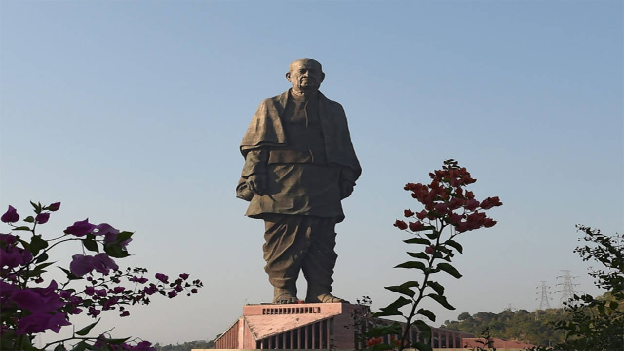 statue of unity: Attracting curious tourists to Gujarat: The Statue of Unity  is a must-visit - The Economic Times